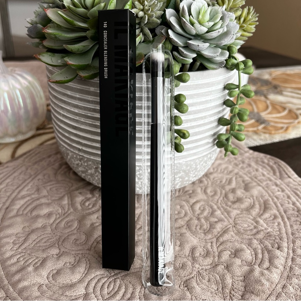 IL MAKIAGE Concealer Blending Brush #140 NIB - Picture 9 of 13